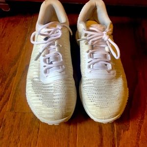 Reebok athletic white shoes size 10